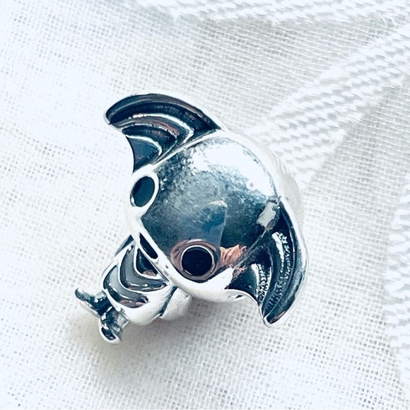 🧙‍♂️ NWOT Dobby The Free Elf – Harry Potter Charm ✨ - Picture 7 of 9